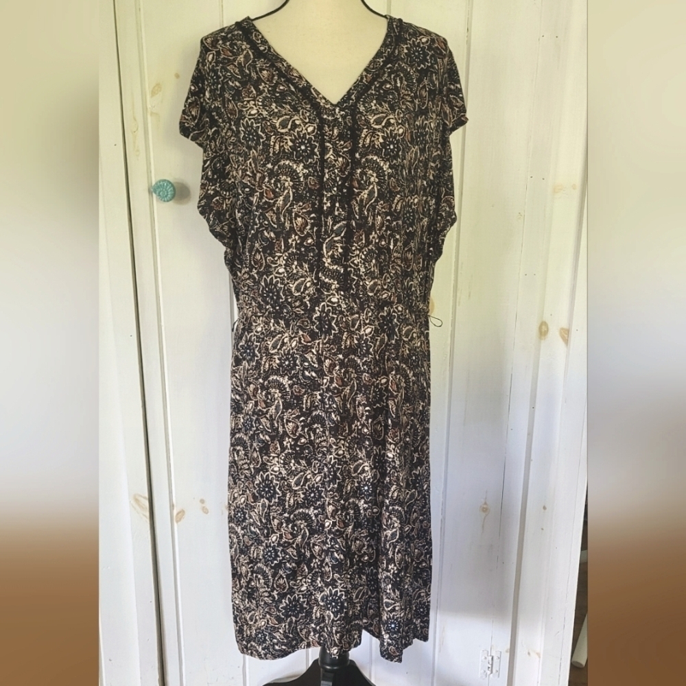 V Neck Short Sleeve Paisley Floral Pull Over Dress